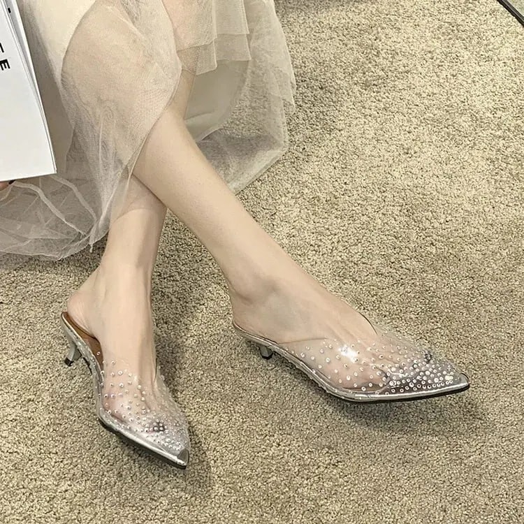 【送料無料】小さなヒールスリッパ女性の包頭セミスリッパ透明なダイヤモンドをちりばめたスティレットサンダル