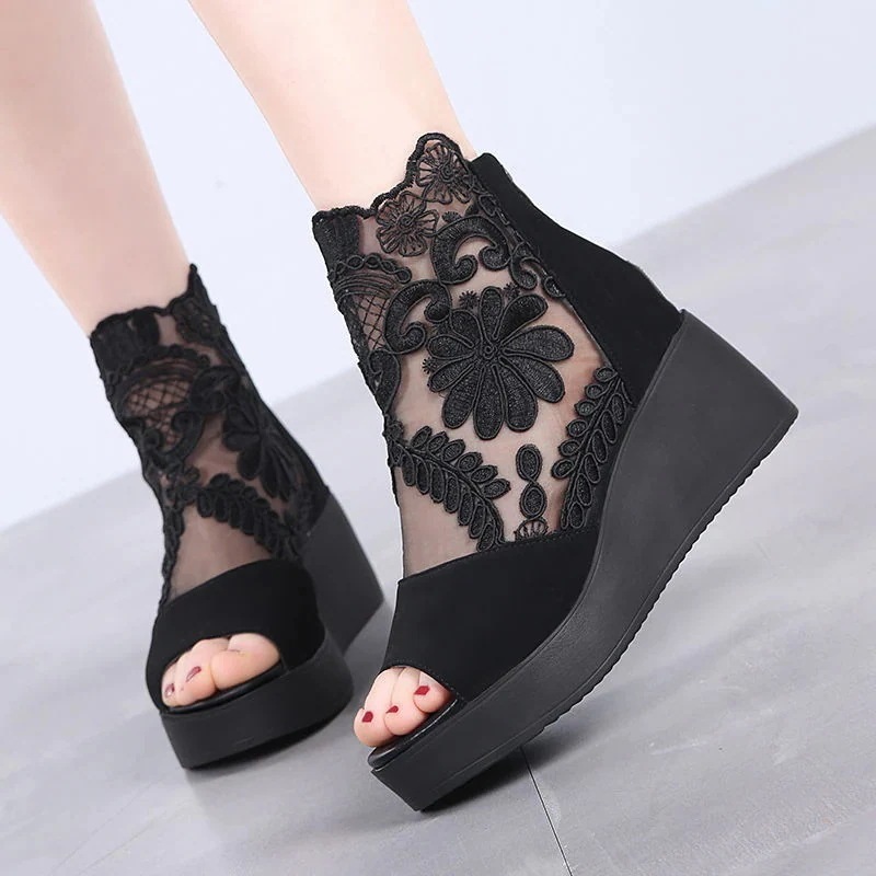 2025新作人気厚底サンダル春と夏レースメッシュサンダル女性通気性厚底靴スロープヒールママ靴滑り止めレディースサンダル最安値保証品質良い