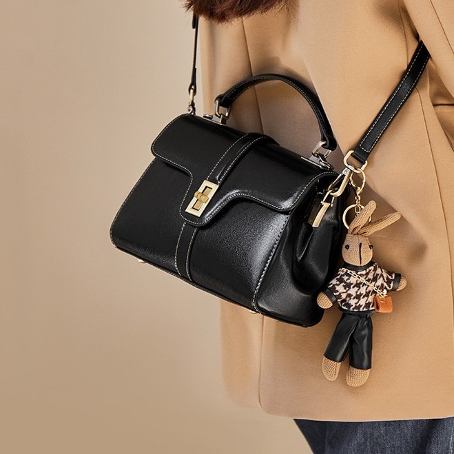 夏の大容量 ショルダーバッグ 斜めがけ ミニバッグ 2way 可愛い 通勤 軽量 バッグ 調節可能 肩掛けバック 斜めがけバッグ レディース