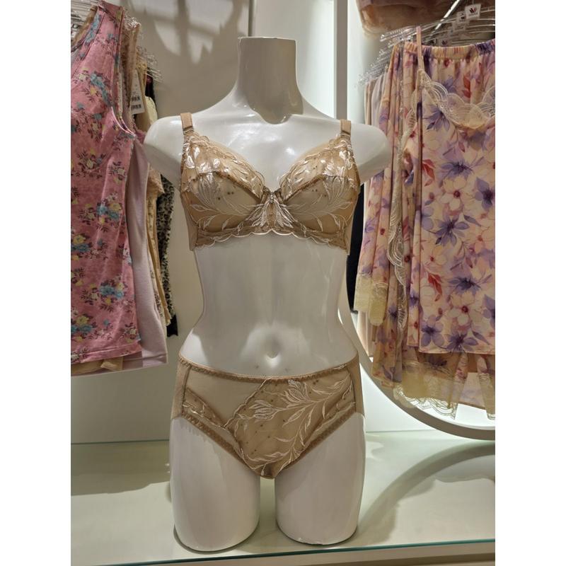 シャルロッテ ヨーロピアン シースルー 薄手ブラジャー ノーライン パンティー セット(DBR0464CDPT0464H) 27,974円