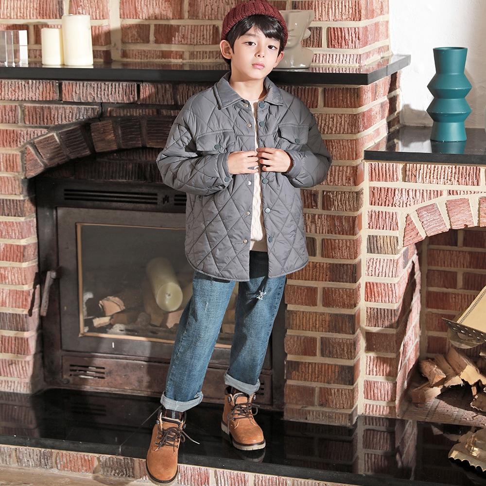 軽く羽織りやすいキルティングジャンパー