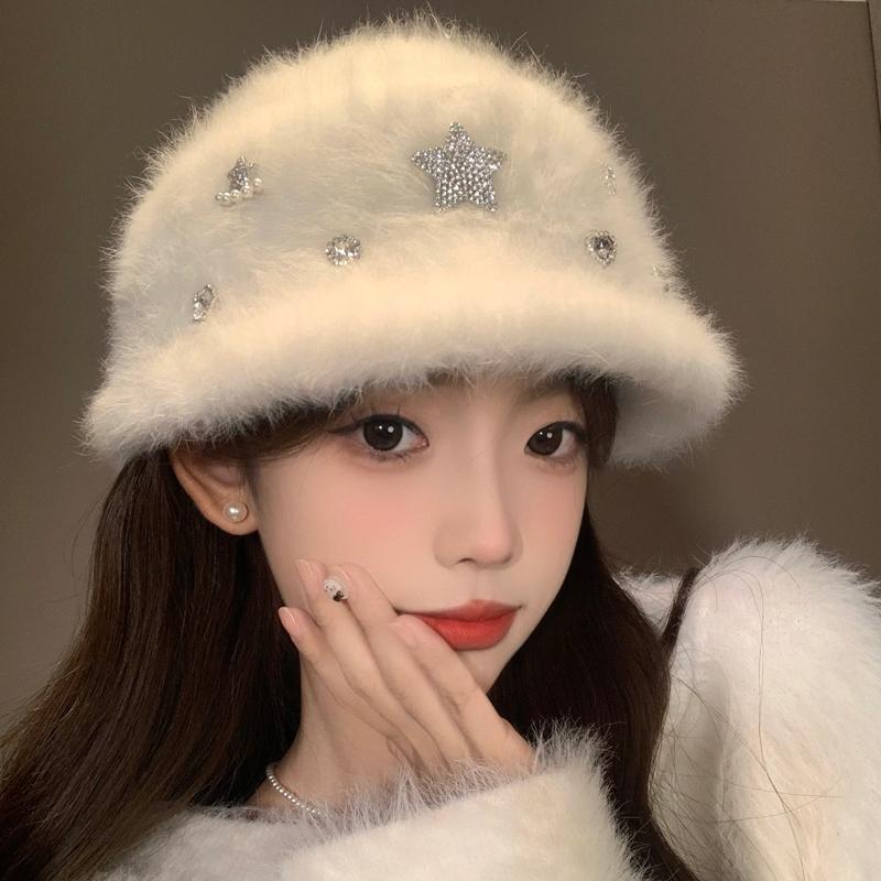 秋冬 コーデ レディース ファッション オシャレ アイテム カワイイ シンプル 大人カワイイ 韓国スタイル レトロ ウサギ ファー ラインストーン 帽子 エレガント カジュアル ベレー帽