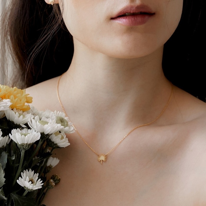 花の種のネックレス/韓国の人気ブランド 韓国正規品 韓国の人気商品 韓国ファッション 韓国ジュエリー デイリーアクセサリー SNSで人気 韓国ファッション 韓国