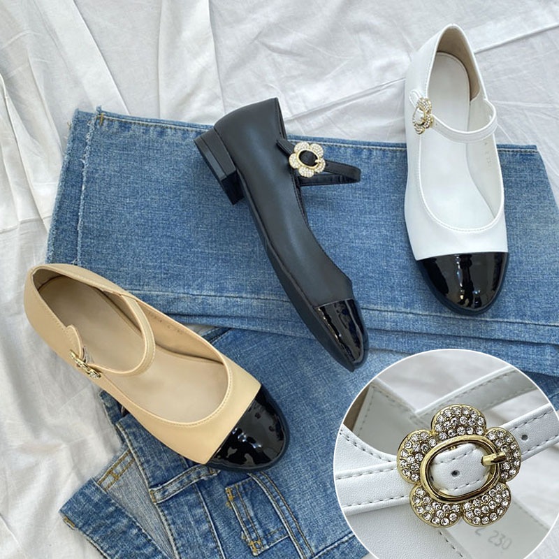 可愛いビジュー付きフラワー／お花バックル付き 異素材コンビ 本革／牛革 ラウンドトゥ ストラップ付き 配色／バイカラー ローヒールパンプス 3color