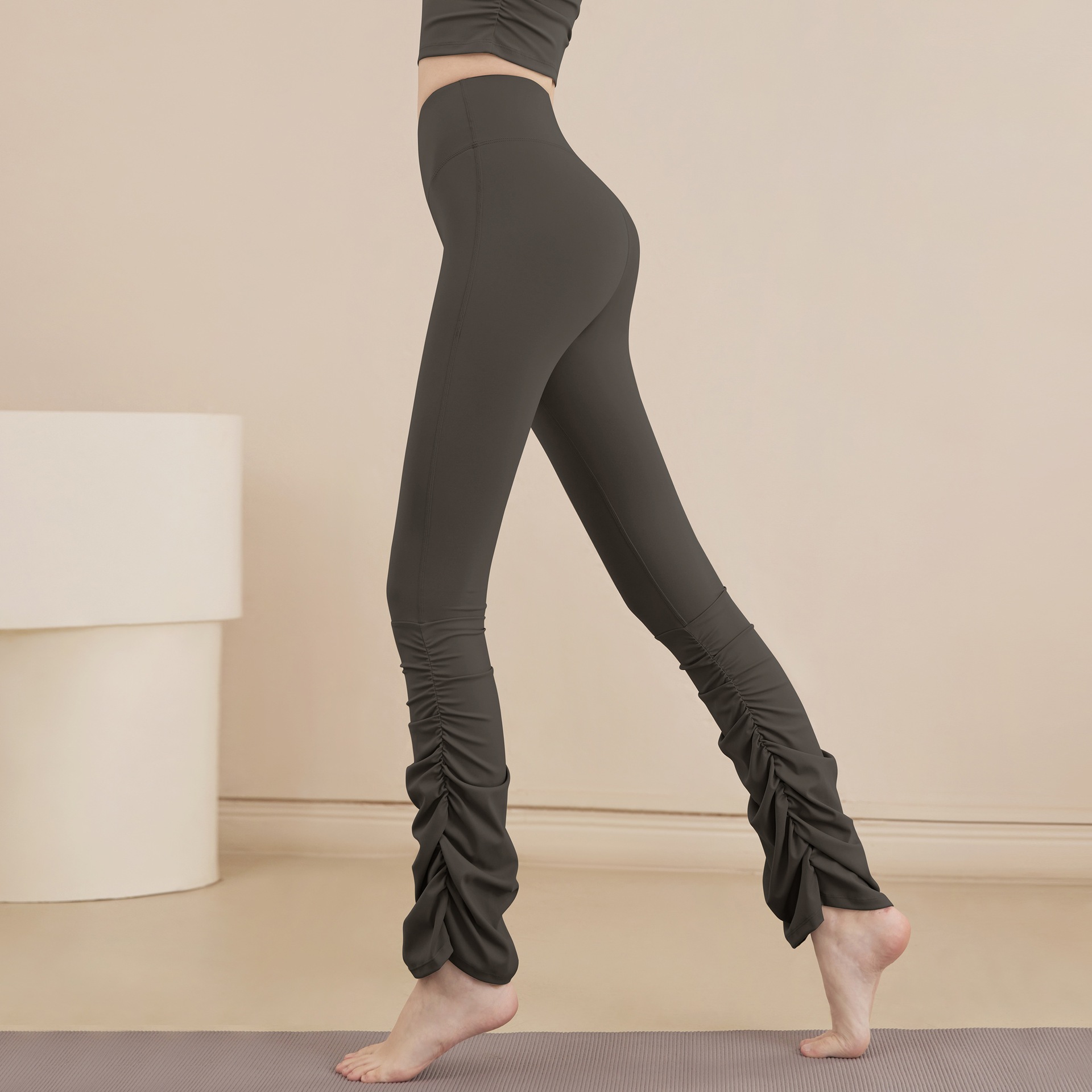 2025 春新作 ヨガパンツ レディース スクリュードミニフレアパンツ フィットネス・ランニング両用 外穿可能