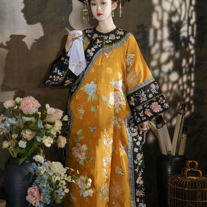 中国人気ドラマ 宮廷の諍い女 清朝 衣装 宮廷 清の時代 民族 衣装 ファッション 服 宮廷の皇后 妃 還珠格格 伝統