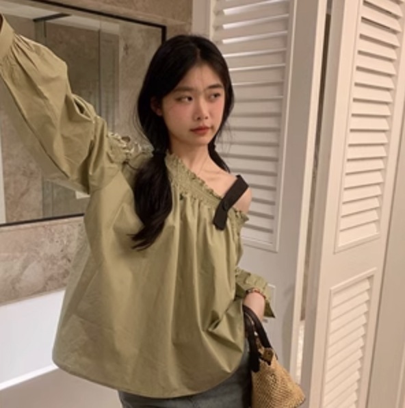 トップス シャツ ブラウス カットソー 袖あり 長袖 ワンショルダー かわいい 大人可愛い きれいめ シンプル カジュアル 大人 上品 おしゃれ お洒落 かっこいい レトロ 大人女子 こなれ感 ラフ