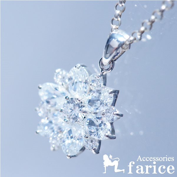 ホワイトキュービックジルコニア シャイニーフラワーシルバーペンダントトップ (レディ－ス)