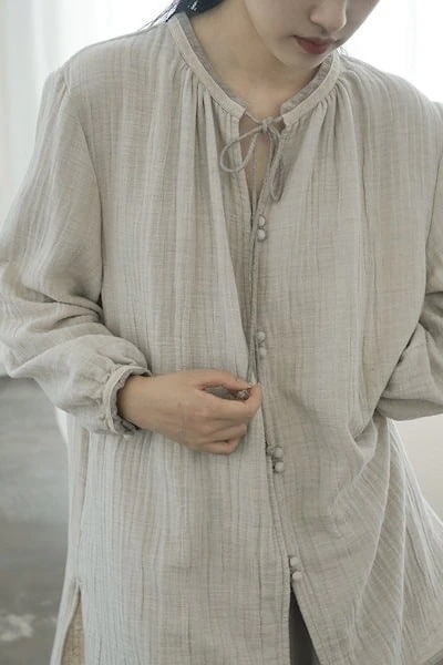 文学的でカジュアルな柔らかい二層綿のミッドレングスシャツ牧歌的な自然で快適なルーズトップS22294