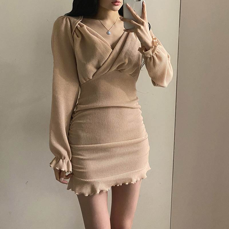 2色 ニット ワンピース レディース ミニ丈 長袖 リブ タイト セクシー トラペーズネック メロウ ハイウエスト ショート丈 黒 ベージュ 無地 ミニワンピ ドレス カシュクール キャンディースリー