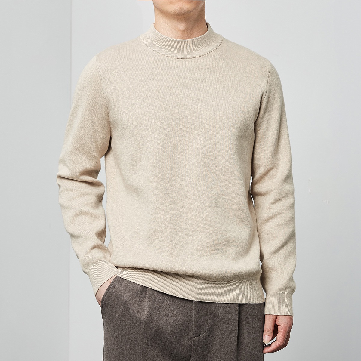 セミハイネック ニットシャツ セーター メンズファション コーディネート シンプル ベージュ