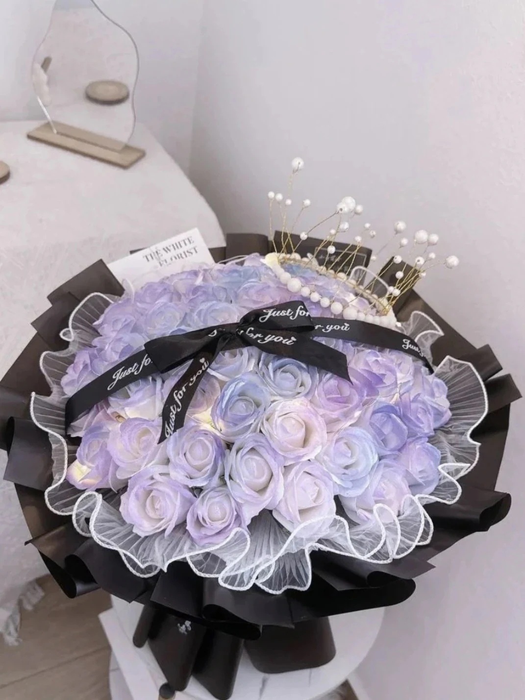 結婚式誕生日用の赤ピンク白のバラの花束 52 本永遠の命を模した石鹸の花休日のガールフレンドへの既製のギフト