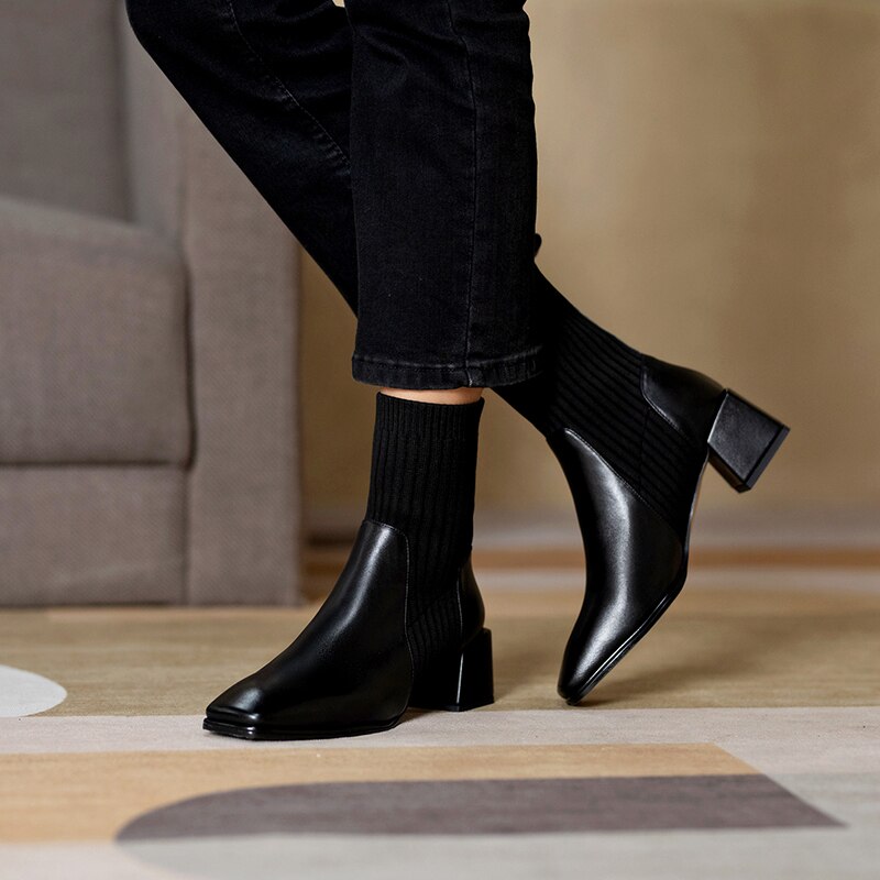 ショートブーツ ソックスブーツ レディース チェルシーブーツ ニットブーツ ゴアブーツ スクエアトゥ チャンキーヒール チャンキーブーツ 無地 ブラック ブラウン アプリコット 女性 エレガント ハイ