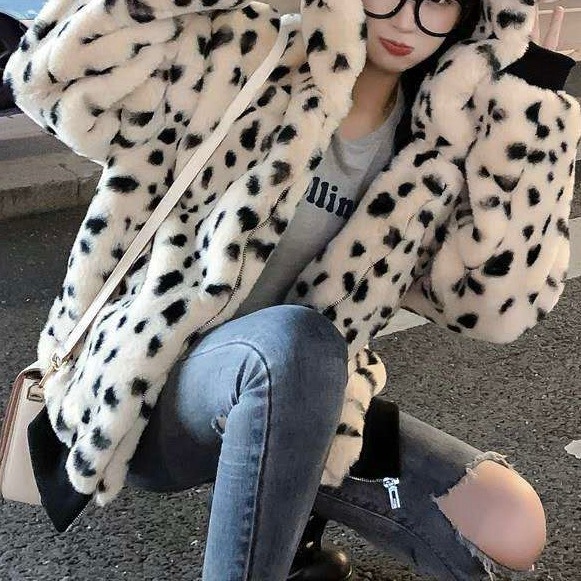 ジャケット ブルゾン ブルゾン アウター 上着 長袖 耳付き もこもこ ふわふわ ふっくら 前開き かわいい 大人可愛い きれいめ シンプル カジュアル おしゃれ かっこいい レトロ ガーリー 抜け感