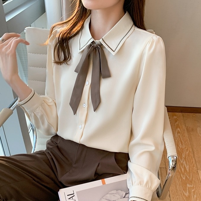 カレッジ風デザインの レトロシフォンシャツ ストライプ入りシフォンシャツ カジュアルシフォンシャツ トップス Tシャツ シャツ ブラウス カットソー 白シャツ 白トップス 袖あり 長袖 パフスリーブ