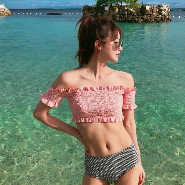 オフショルダー フリル ビキニ 水着 レディース バンドゥビキニ シャーリング 袖あり 韓国 黒 ストライプ 体型カバー ハイウエスト ママ リゾート 可愛い ガーリー おしゃれ 大人可愛い 20代