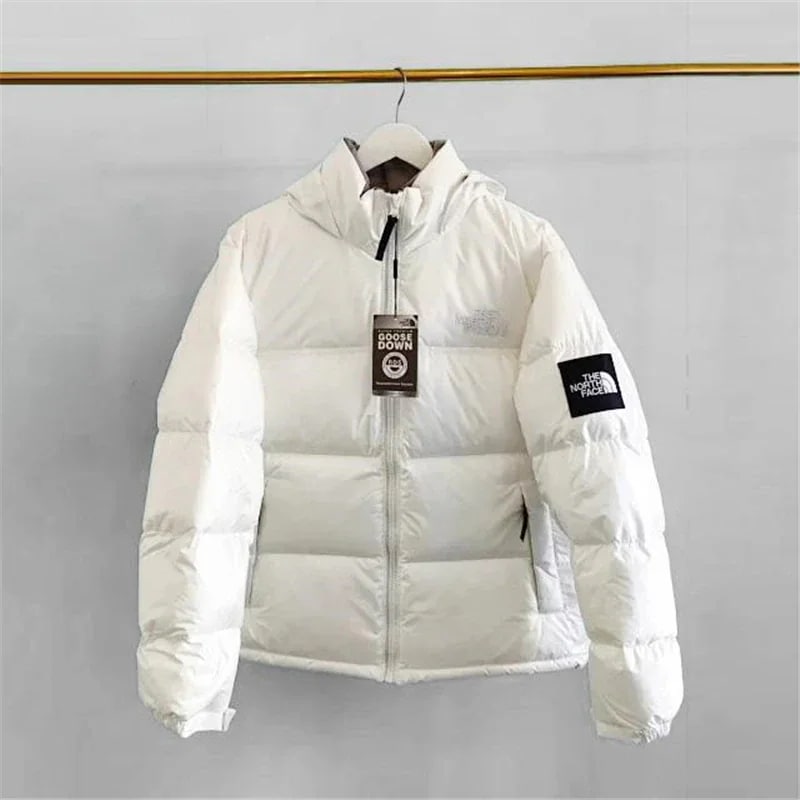 ⭐️M⭐️ノベルティ ヌプシ ダウンジャケット⭐️鮮やか白⭐️韓国限定⭐️ノースフェイス THE NORTH FACE（ザノースフェイス）の「【韓国限定・日本未入荷