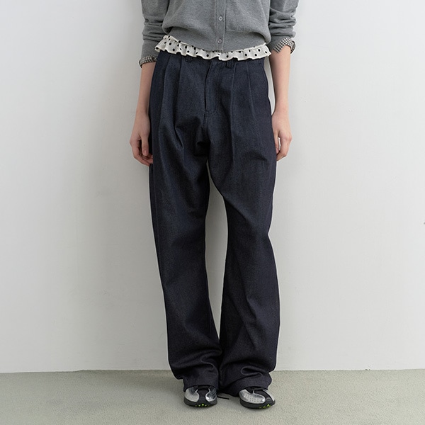 CURVED PINTUCK DENIM PANTS INDIGO