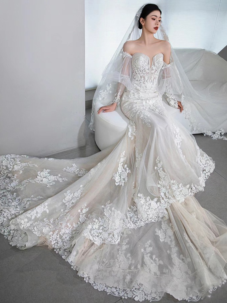 白レーステールライトウェディングドレス花嫁2025年新作メインヤーンフレンチブアウターベール小さめ感