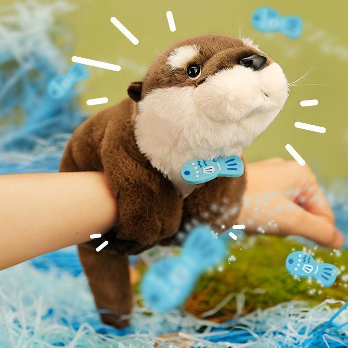 ぬいぐるみ かわいい ブレスレット スナップリング バンド 腕輪 手首 子供 おもちゃ 女の子 男の子 誕生日 プレゼント ふわふわ カワウソ 茶色キャラクターぬいぐるみ