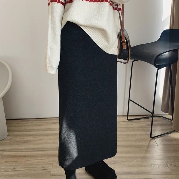 ボトムス スカート ロングスカート ウエストゴム バックスリット Iライン ストレート ロング丈 かわいい 大人可愛い きれいめ シンプル 上品 おしゃれ かっこいい カジュアル こなれ感 個性的