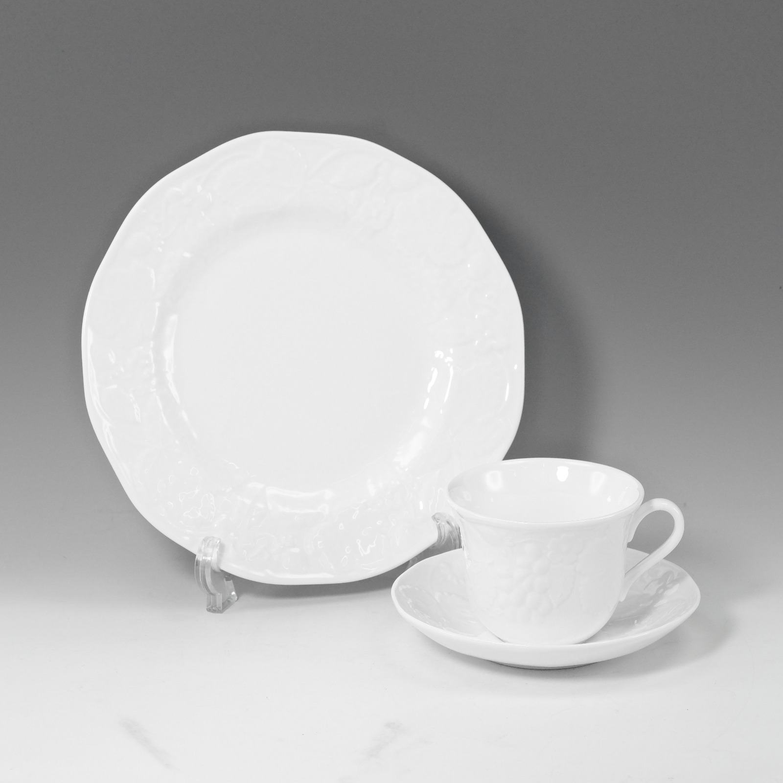 ストロベリー＆バイン カップ＆ソーサー＆プレート 食器 _ 中古品 A+ランク