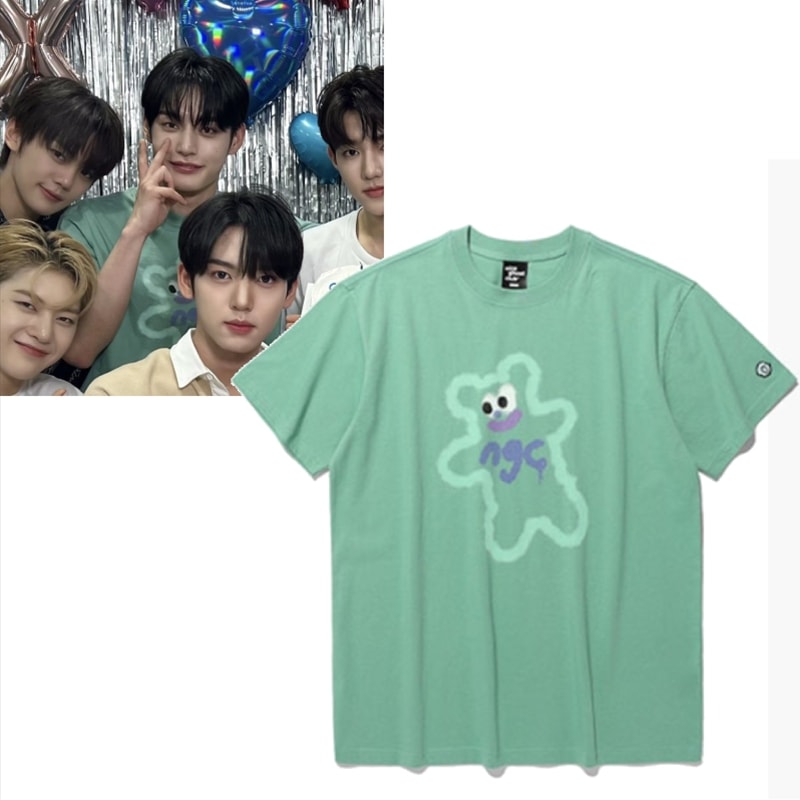 深見東州作品『紅梅と白梅の間に入り込もうとしている水色と黄色の