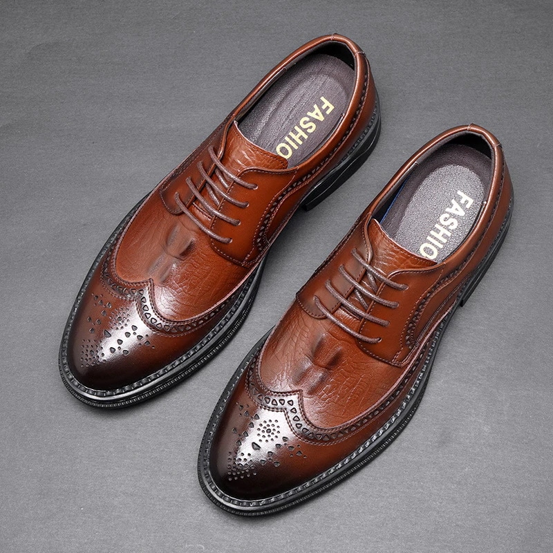 クロコダイル柄レザーシューズメンズ英国風ブローグ彫刻ビジネスフォーマルウェディングシューズトレンド
