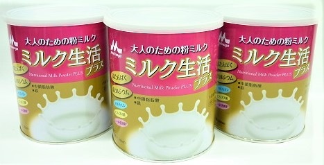 ［3個セット］　大人のための粉ミルク　ミルク生活プラス　300g入り　３個 5,530円