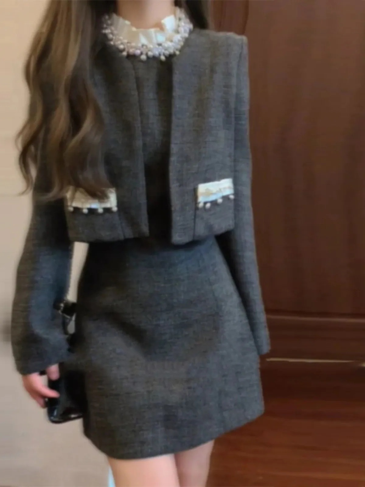 裕福な家族の装いを着て洗練されたスタイルを着て小さな香りのコートを着てドレス小さなドレス女性用ツーピーススーツ秋冬