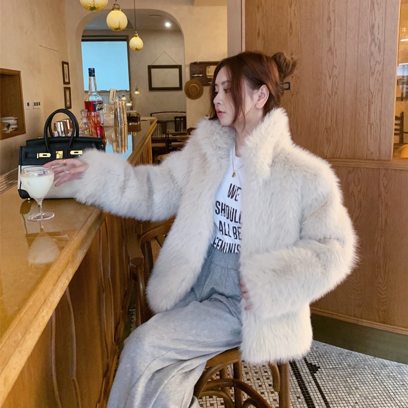 2024 冬の韓国語バージョン若い環境に優しい毛皮のコート女性のためのハイエンド模造キツネの毛皮暖かいスタンドアップカラートップ