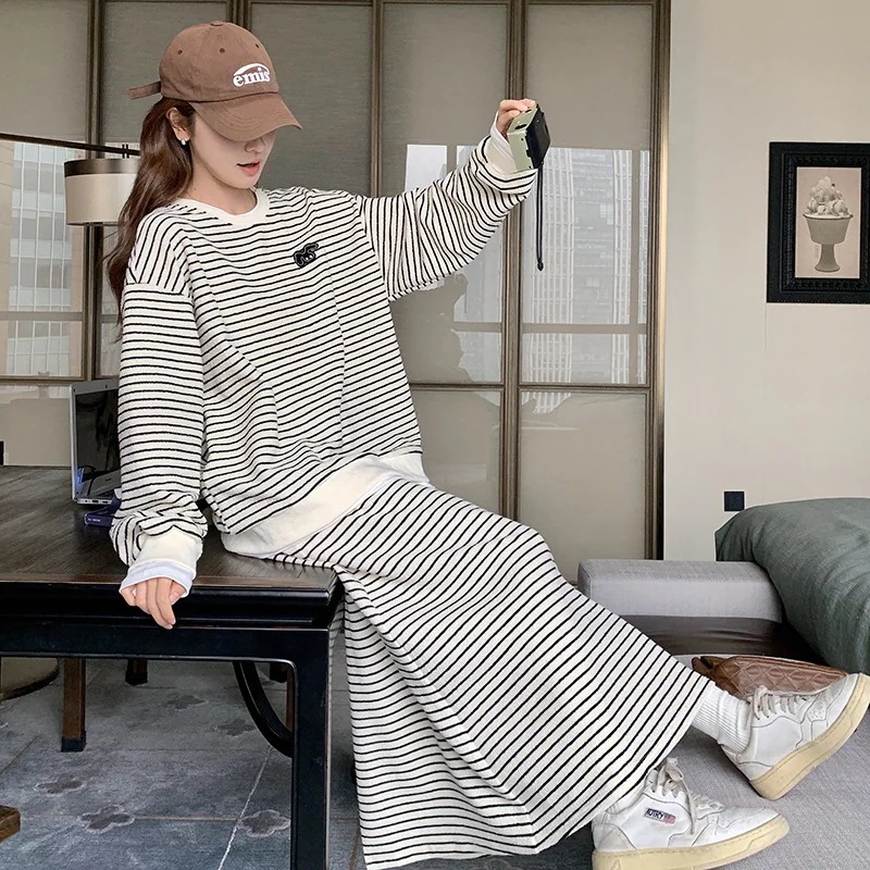 韓国ファッション2024 オータムストライプトレーナーセット レディースセットアップ涼しく楽ちんセットアップ