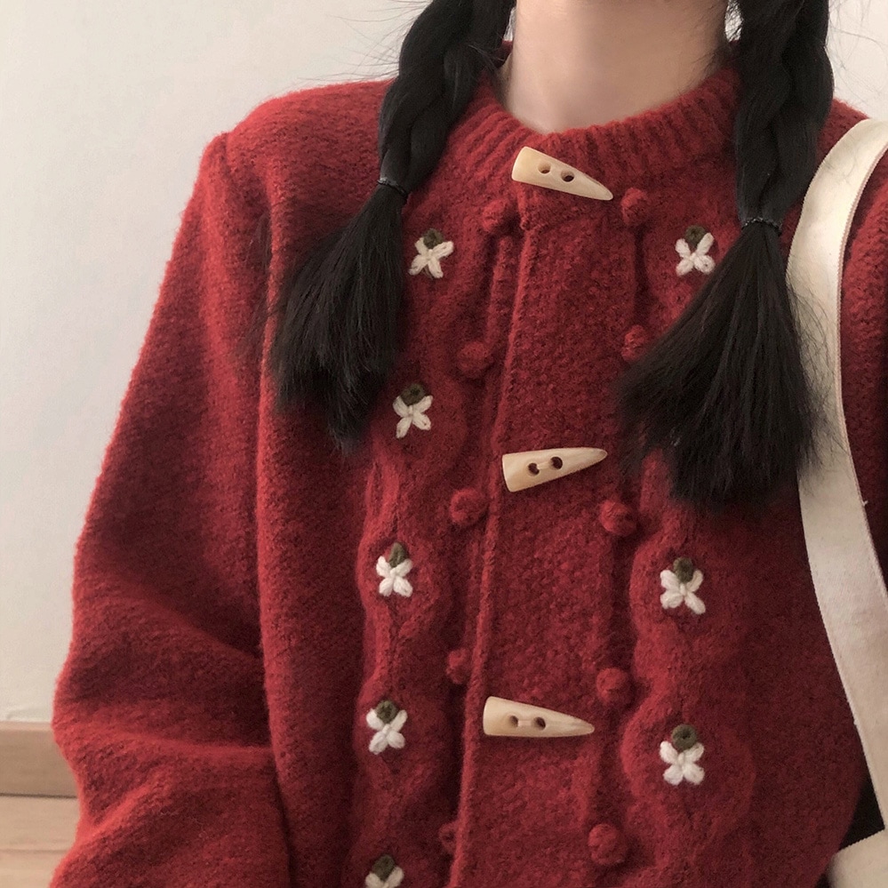 日本の緩い怠惰な風の森システムカーディガン牛角ボタン秋冬の赤いジャンパー女性厚いレトロなブラウスジャケット