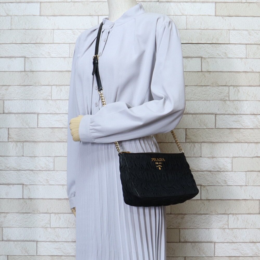 プラダ ショルダーバッグ ナイロン 1BH152 ブラック PRADA 中古