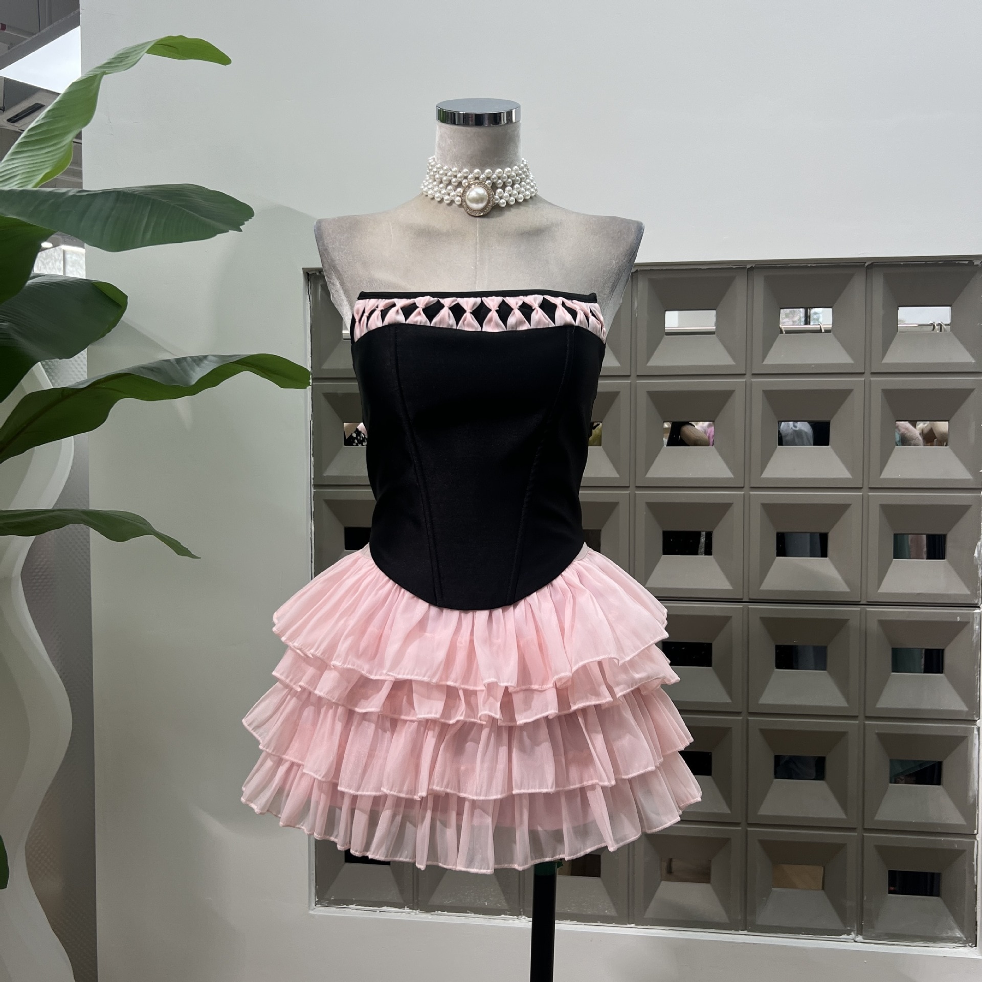 甘辛減齢春夏流行ベトナム小衆デザイナー少女感抹胸ケーキスカートセット