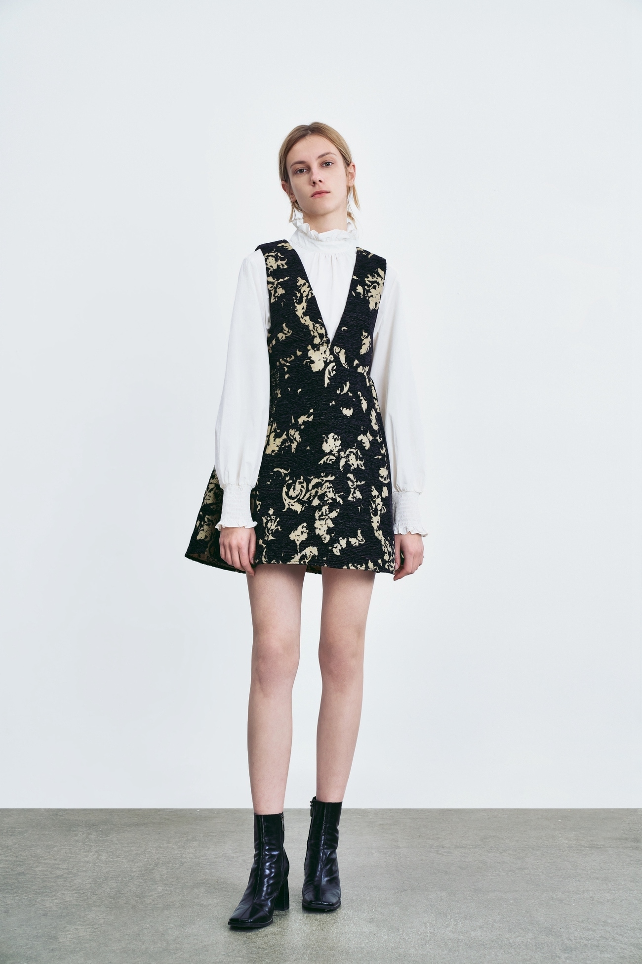 春 レディース 花柄 ジャカード Vネック ノースリーブ トレジャー クール ドレス ブラック S M L ワンピース 膝上 袖あり 長袖 かわいい 大人可愛い きれいめ シンプル カジュアル 大人