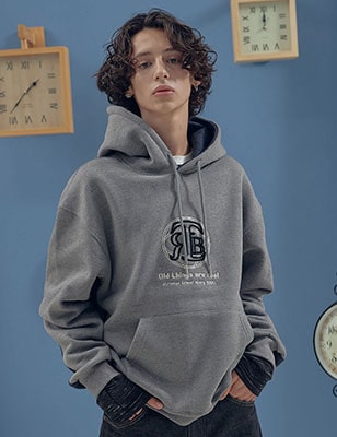 [LIBERTENG]韓国ファッション/EMBO LOGO BOKASHI HOOD CHARCOAL/ユニセックス/ ペアルック/ 5,934円