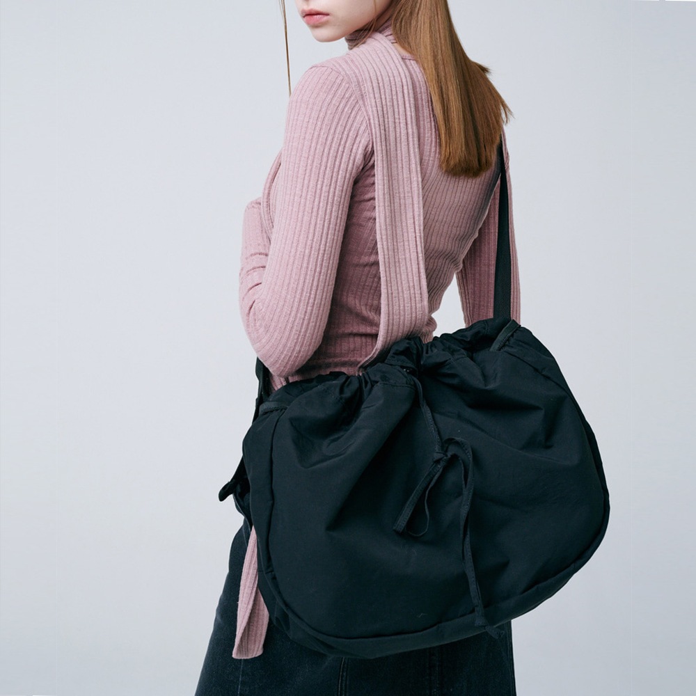 ビッグ ハーフムーン ストリングバッグ