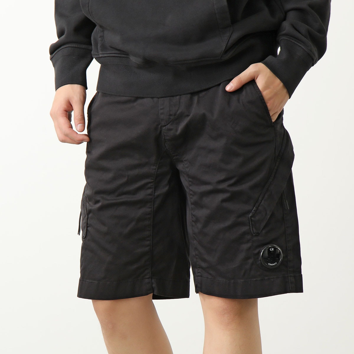 C.P.COMPANY シーピーカンパニー ハーフパンツ SATIN STRETCH 16CMBE200A 005694G メンズ カーゴパンツ ショートパンツ 999