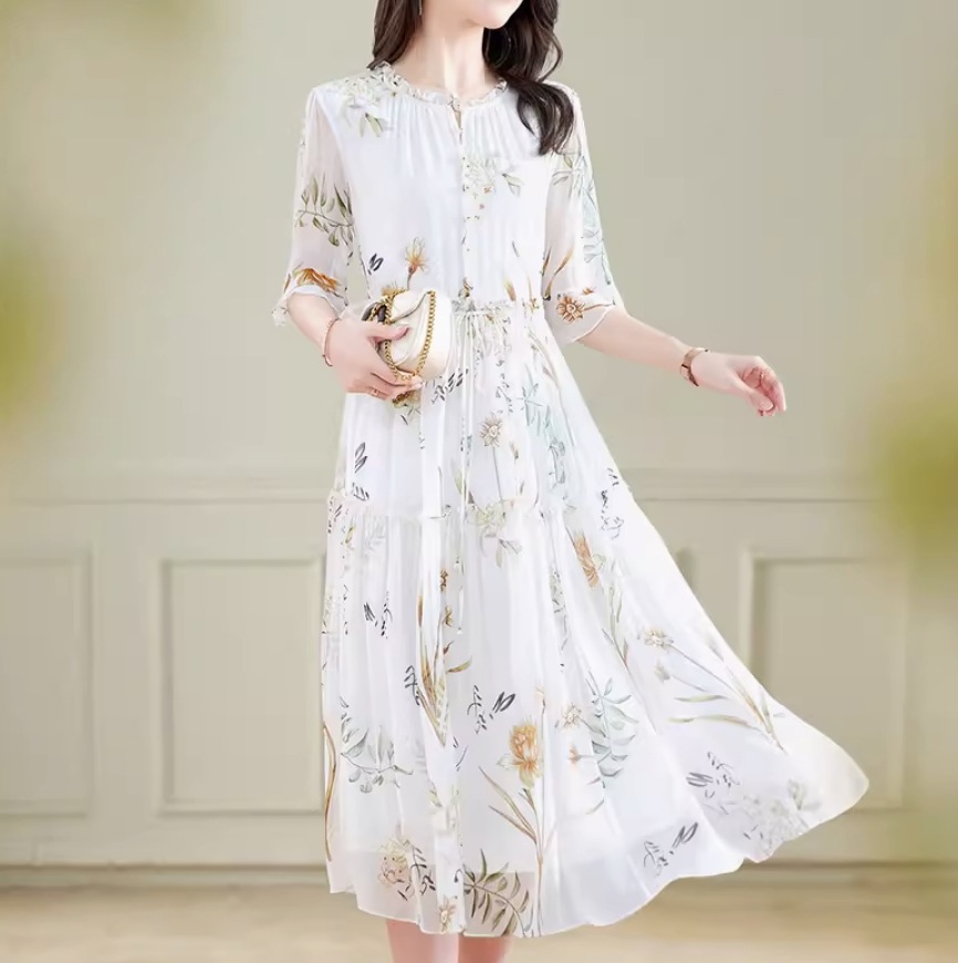 ワンピース フレアワンピース ロング丈 かわいい 大人可愛い きれいめ シンプル カジュアル 大人 上品 おしゃれ お洒落 大人女子 こなれ感 個性的 主役級 存在感 美容師 メイクアップアーティスト