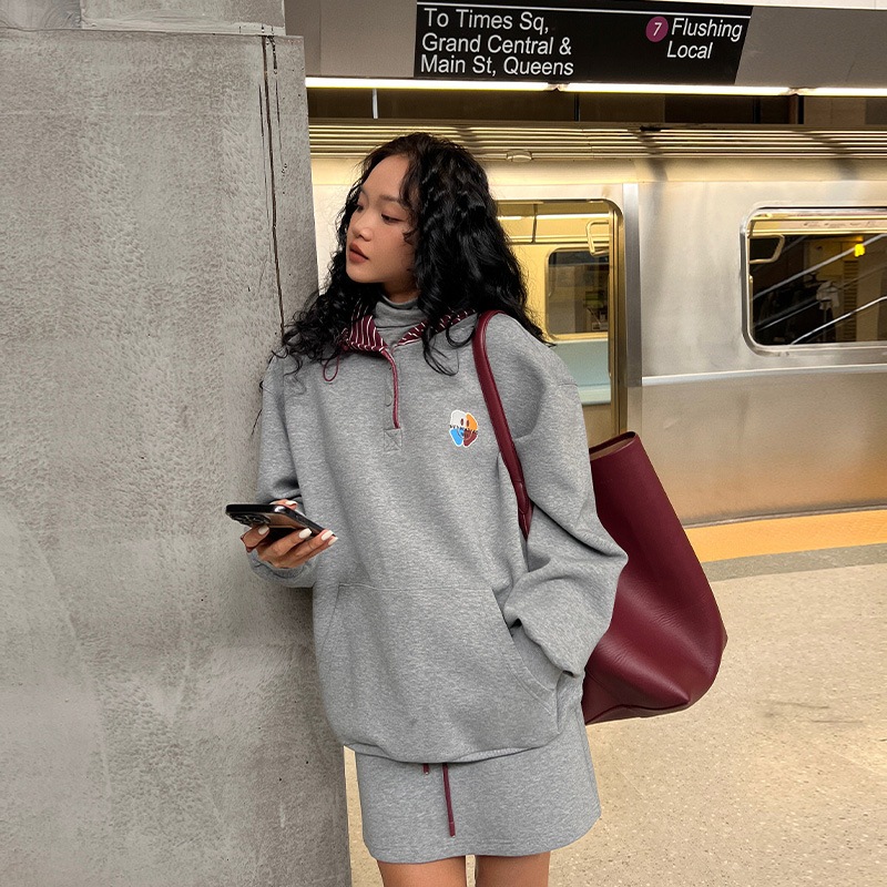 Neihe 2024 韓国カジュアルルーズコントラストカラーフード付き女性トレーナー秋冬新スタイル 251502