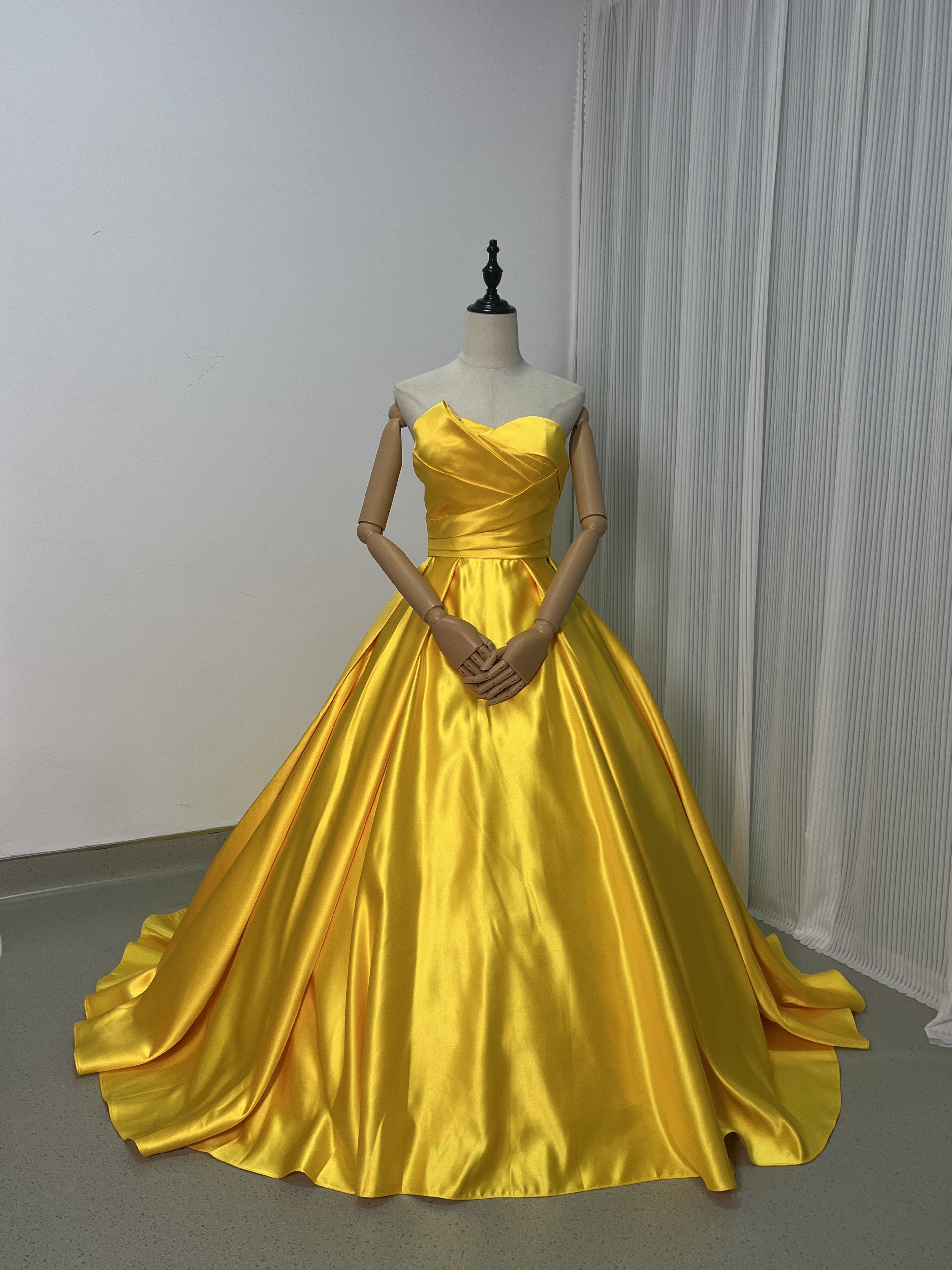 上品！カラードレス イエロー ベアトップ 豪華なバックリボン 前撮り