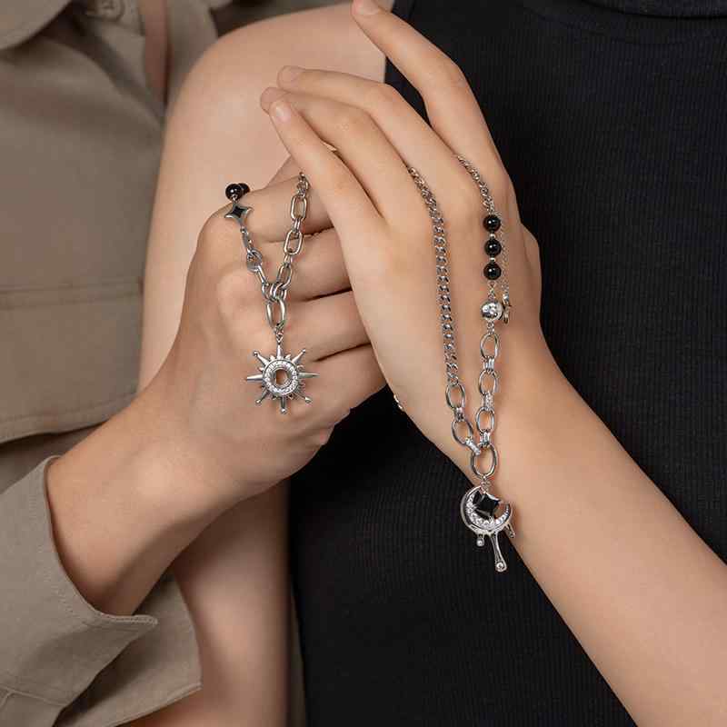 ペアネックレス 大人 カップル お揃い アクセサリー 結婚記念日 プレゼント 太陽 月 ファッション チェーン シルバー ブラック 5,693円