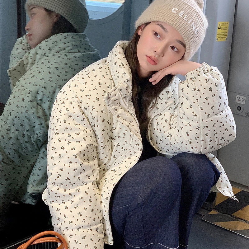 砕花綿服の短いコート女性冬2024年新型韓系学院風は長袖綿服の綿入れを厚くした