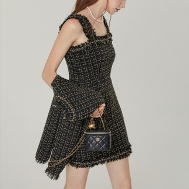 アウター ワンピース デート ジャケット 上着 ショート ショート丈 膝上 スリム タイト 細身 かわいい 大人可愛い きれいめ シンプル カジュアル 大人 上品 おしゃれ お洒落 主役級 存在感 春