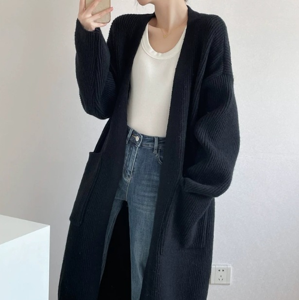 トップス アウター カーディガン ひざ丈 長袖 襟なし ストレート 前開き 大人可愛い きれいめ 上品 おしゃれ かっこいい ルーズ 主役級 存在感 無地 春 秋 冬 10代 20代 30代 40代