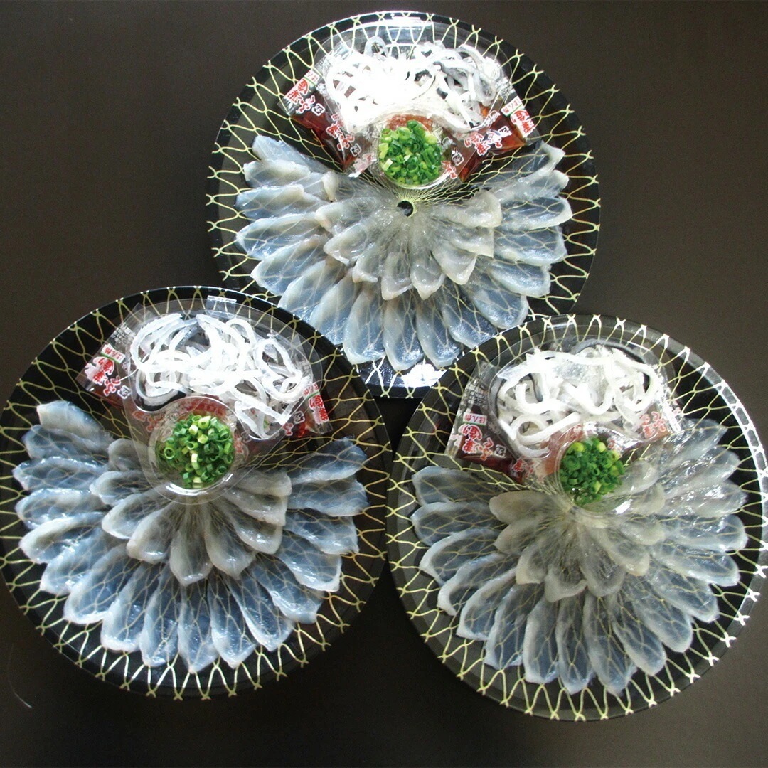 大分豊後産とらふぐ刺身三昧セット (とらふぐ刺身40gとらふぐ皮20gぽん酢10gもみじおろし2gねぎ)３皿 22ｃｍプラ皿 【産直メーカー直送品】