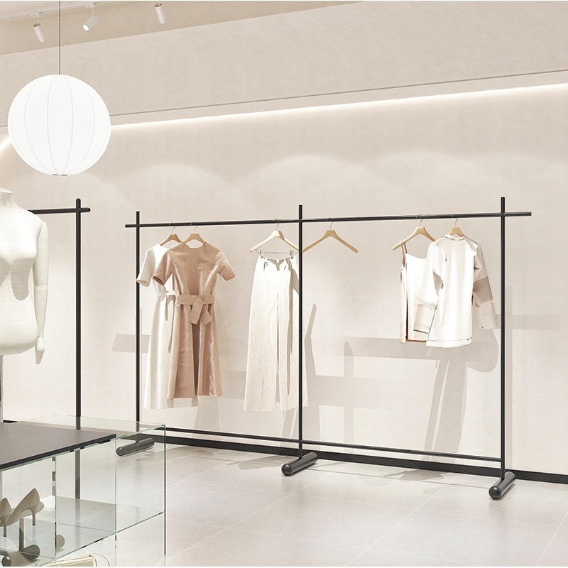 衣料品店のディスプレイスタンド床置きステンレス棚メンズとレディース衣料品店の陳列棚ニューアイランドラックハンガーレール