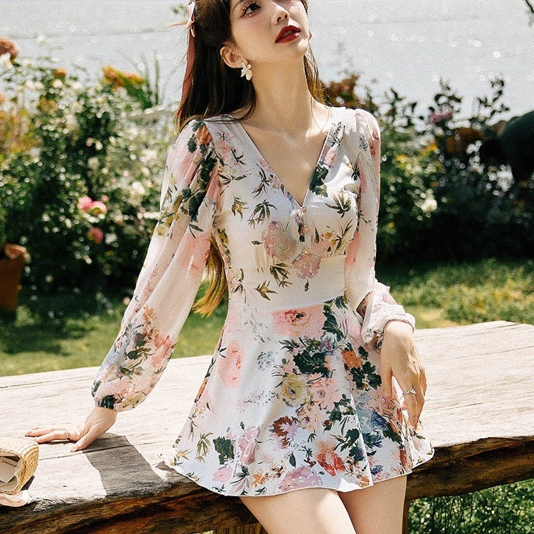 スイムウエア 水着 ワンピース水着 ワンピース 胸元 谷間 Vネック 長袖 ウエストマーク シースルー 可愛い かわいい 大人可愛い シンプル カジュアル 大人 おしゃれ お洒落 大人女子 こなれ感