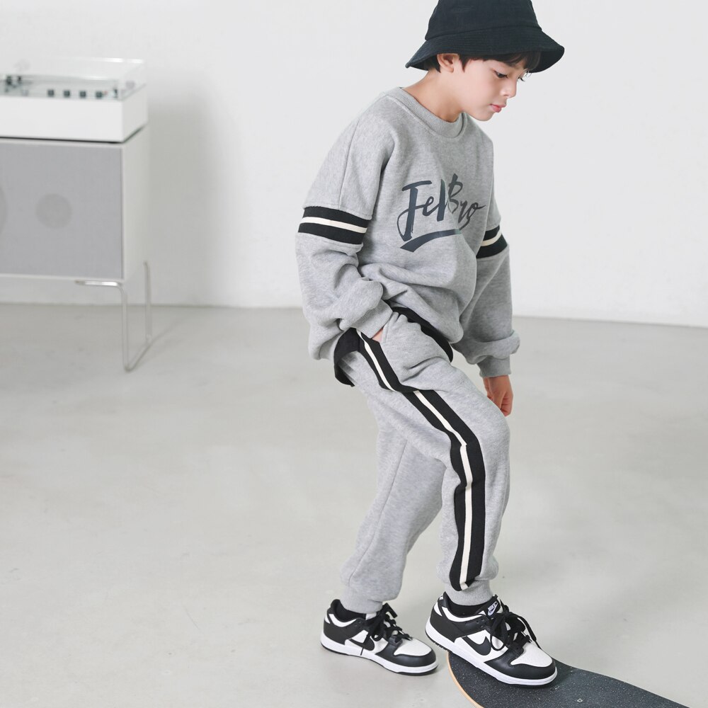 サイド配色ラインでポイント上下セット